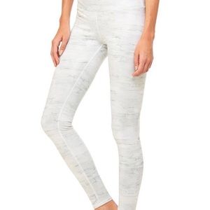 Alo Yoga Airbrush Leggings in Sequioa size XS